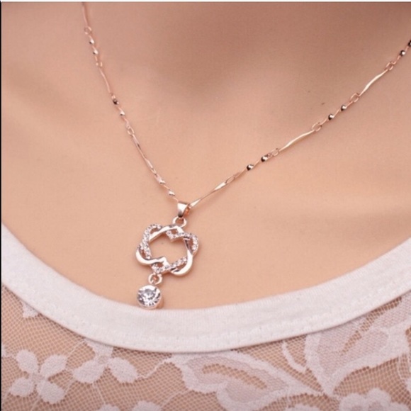 ✨ New White Gold Double Heart Pendant Necklace ✨ - Picture 4 of 5